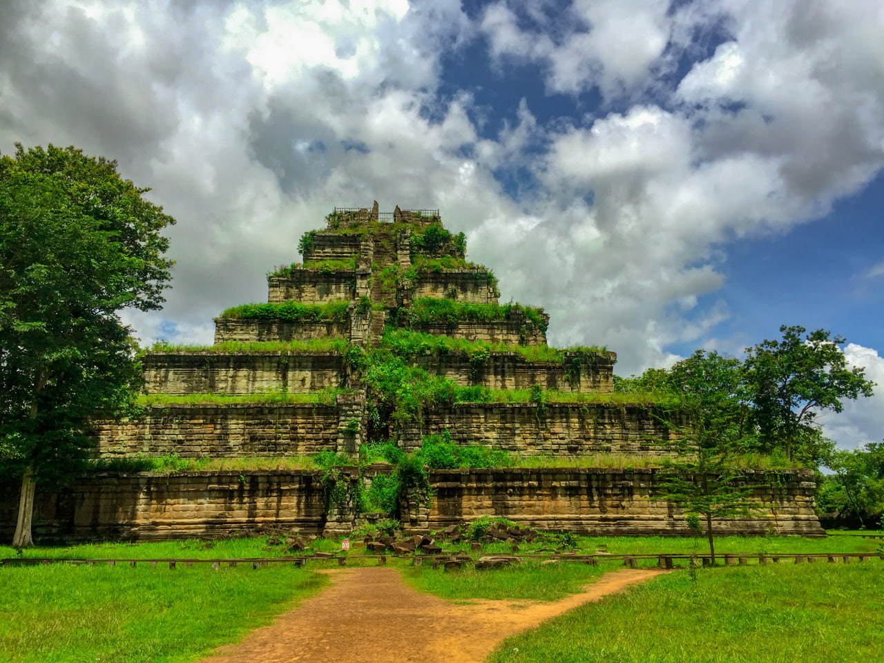 KOH KER & BENG MEALEAR (JUNGLE TEMPLE)
